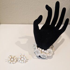 Vintage bracelet and earrings set, beautiful shell bracelet and earrings